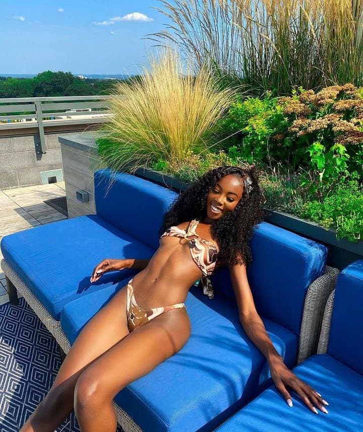 Nadia escort in Bali