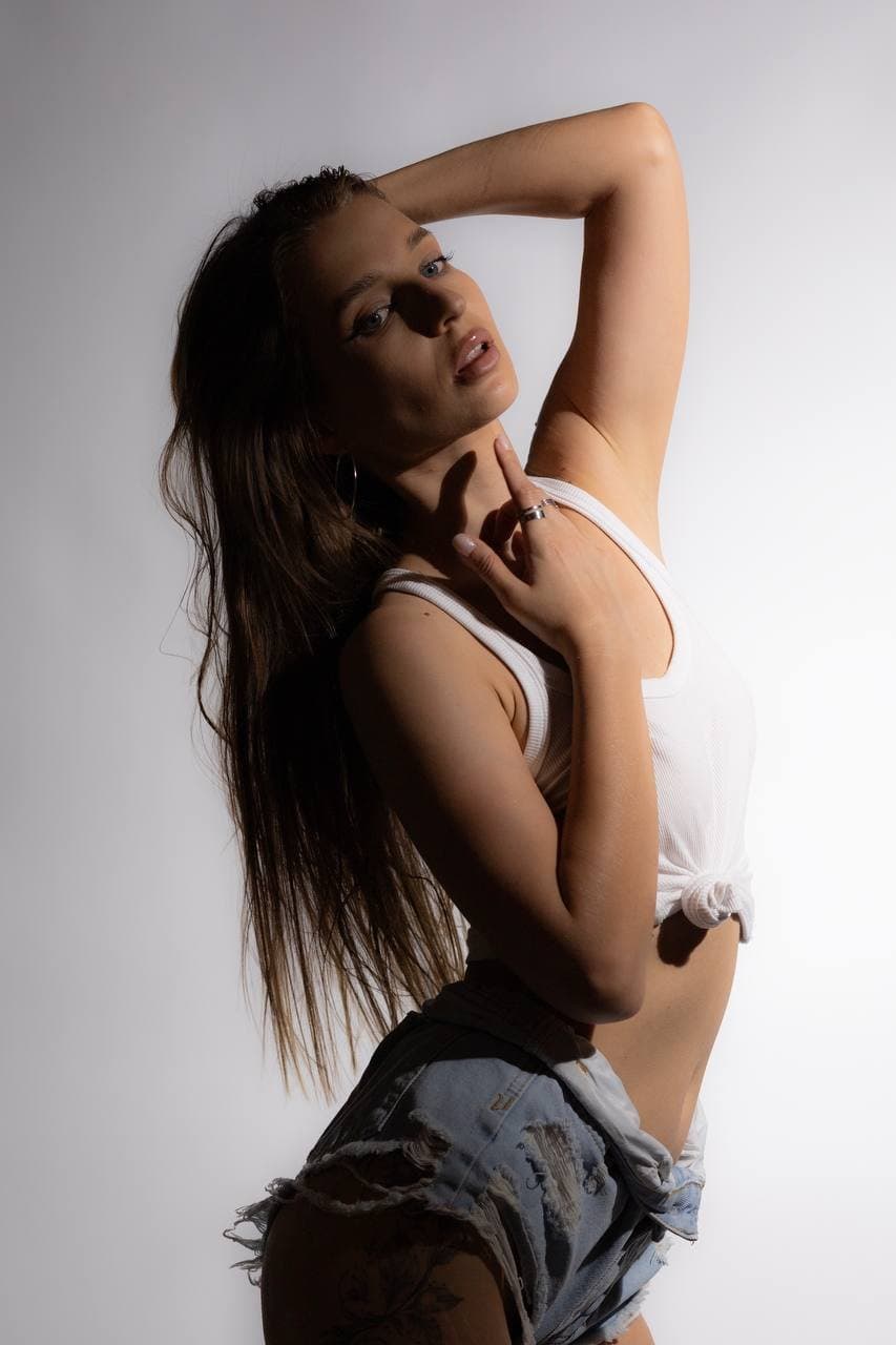 Vika escort in Phuket