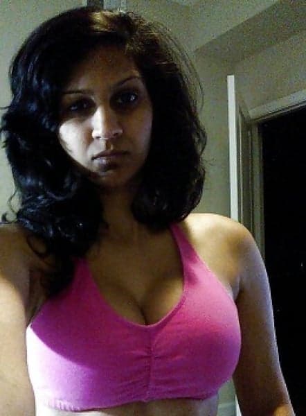 Farah escort in Sydney