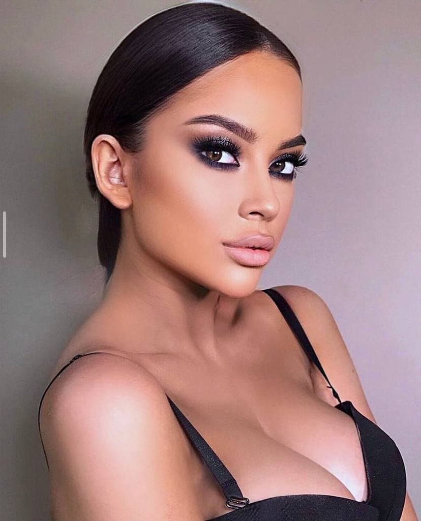 Stefani escort in Doha