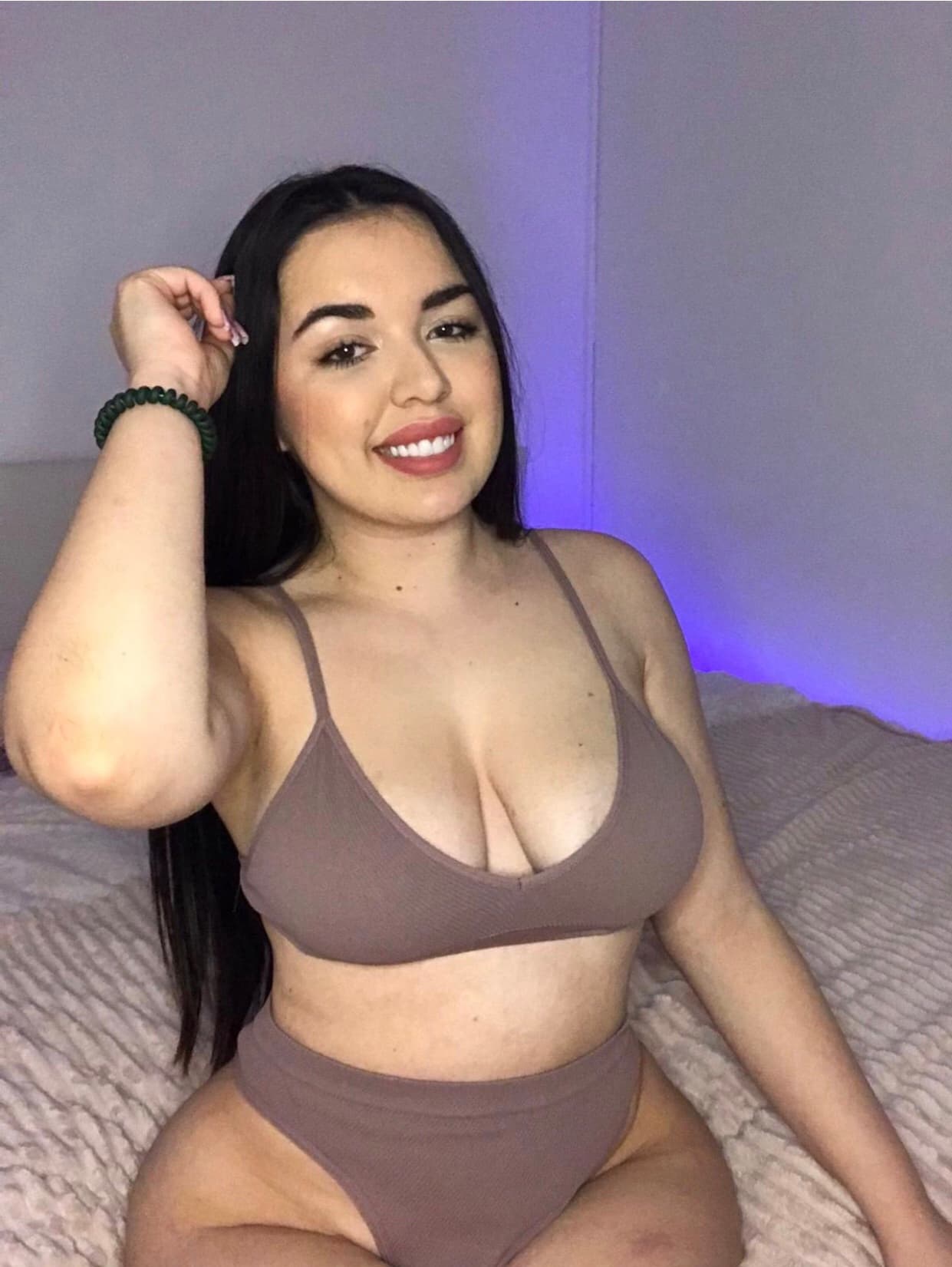 Sarah escort in Cairo