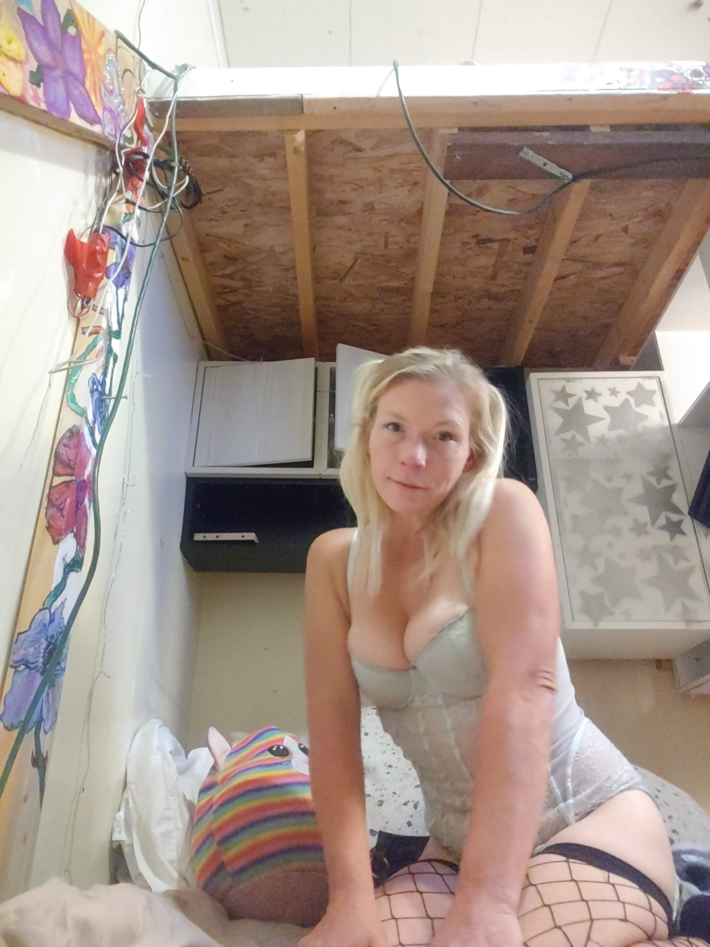 Jewelz escort in Vancouver