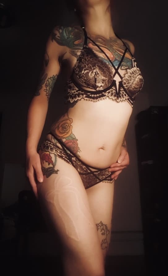 AlianaBella escort in Toronto