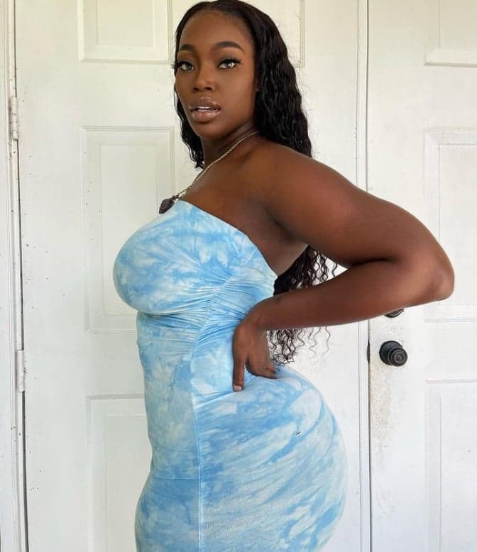Loreinaxx escort in Dublin
