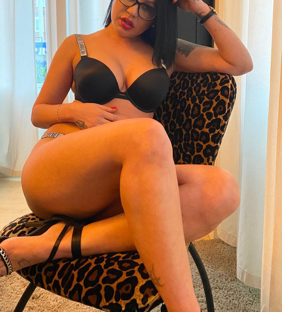 Martina escort in Rotterdam