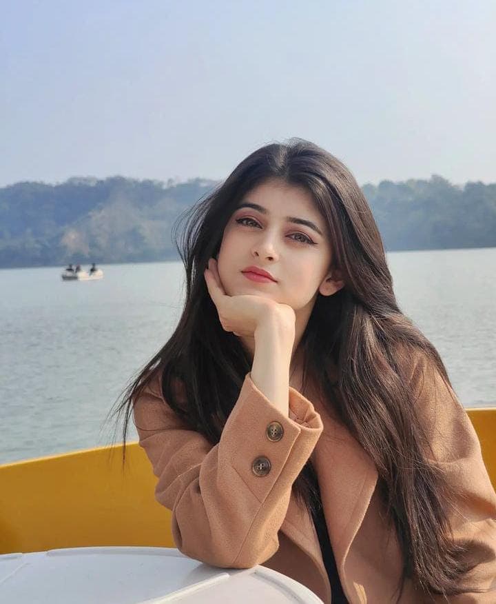 Arin escort in Limerick