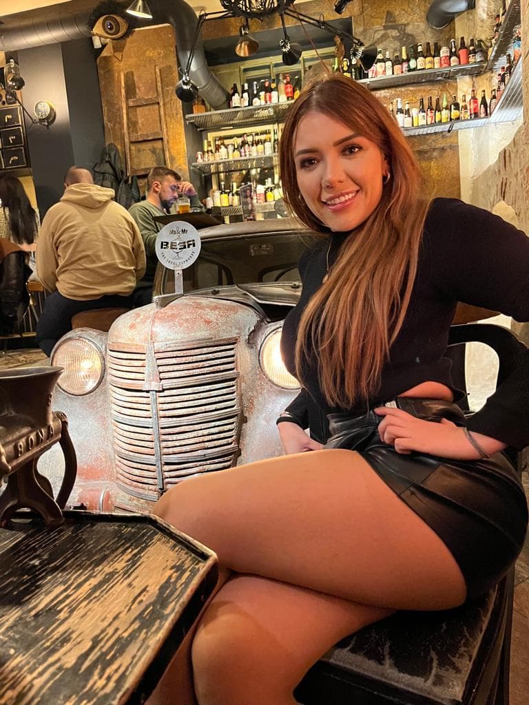 Luna escort in Riga
