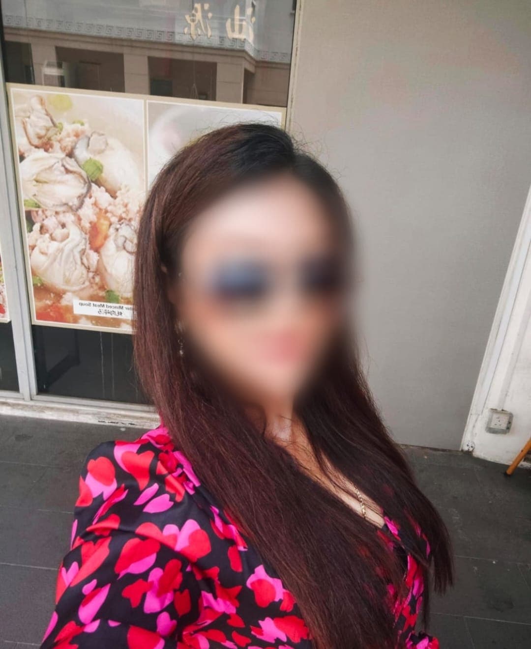 Soni BIG BOObS escort in Singapore