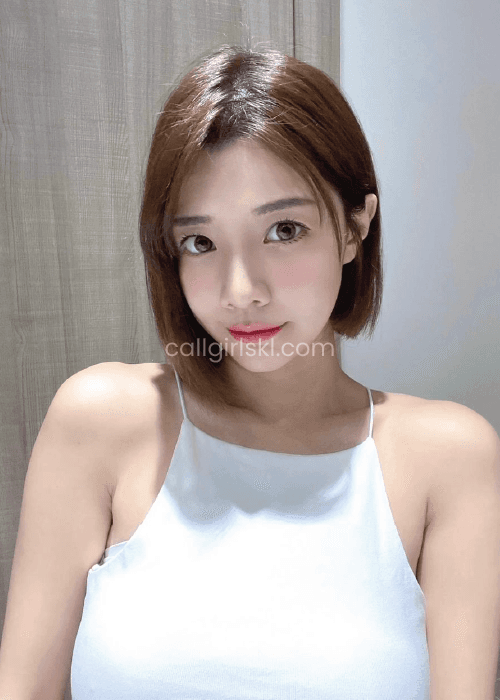 Joyce escort in Sunway