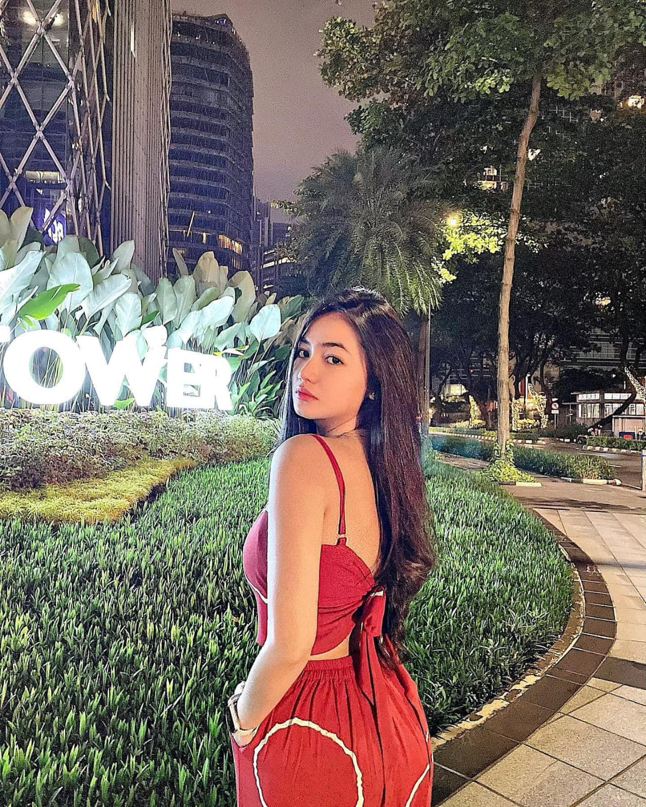 Della escort in Jakarta