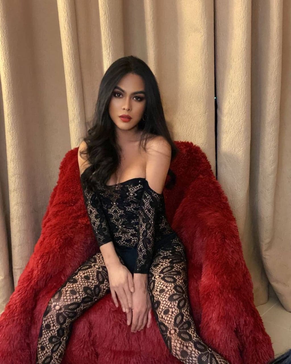 Tskhim escort in Manila