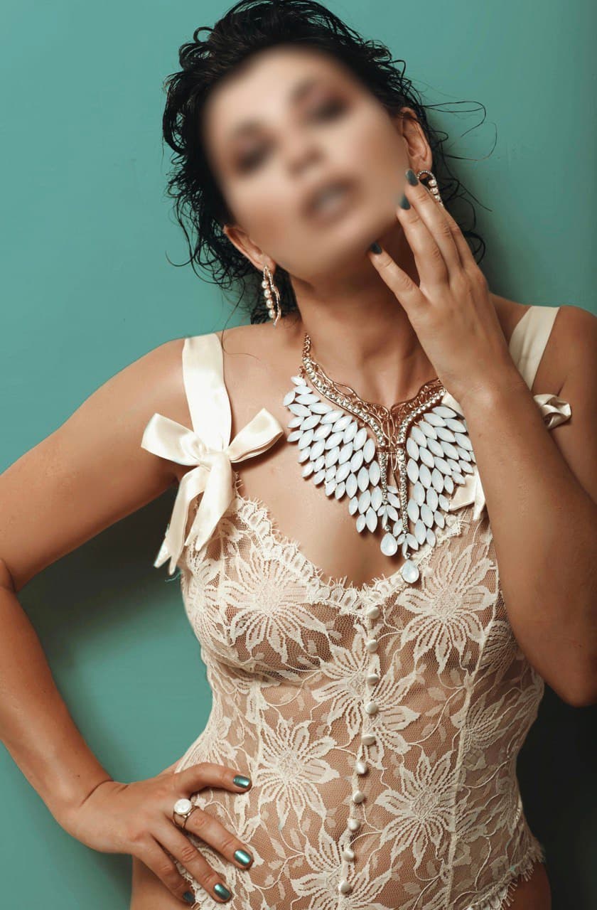 Lana escort in Warsaw
