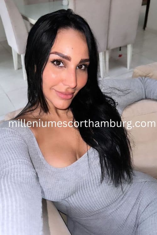 Myla escort in Hamburg