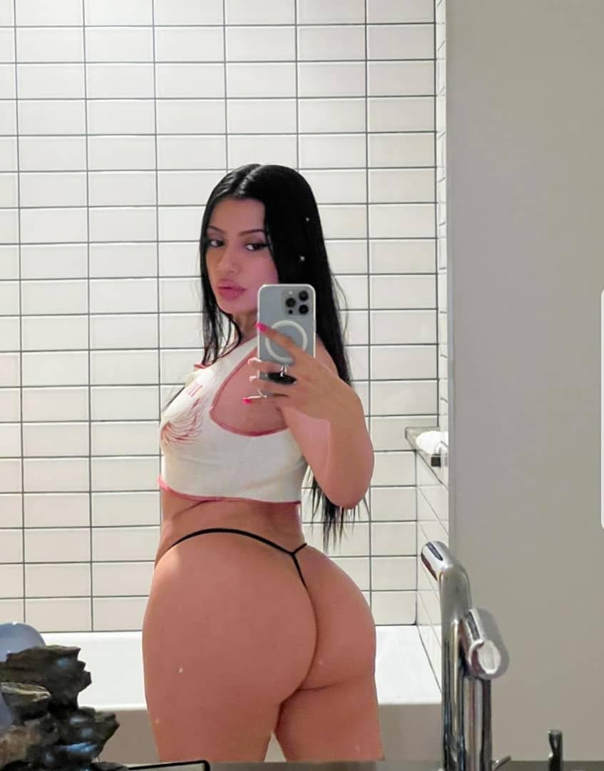 Yahaira escort in Toulouse
