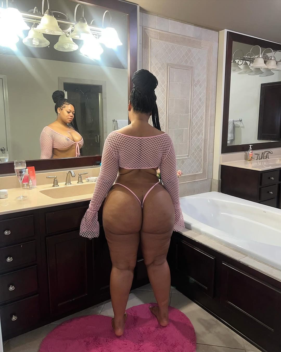 Alicia escort in Doha