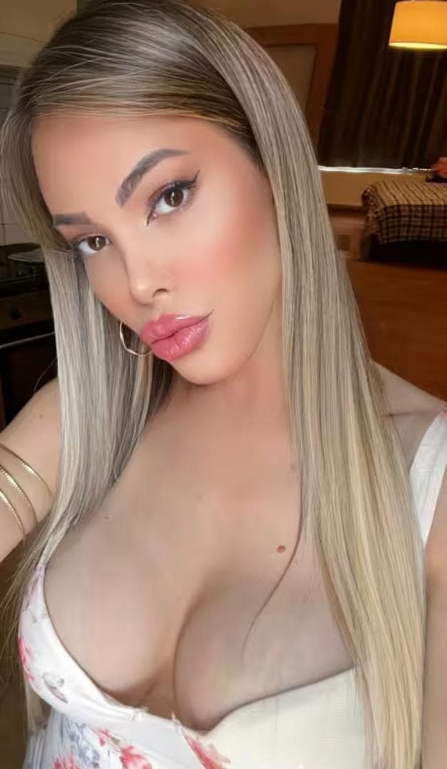 Alice escort in Marseille