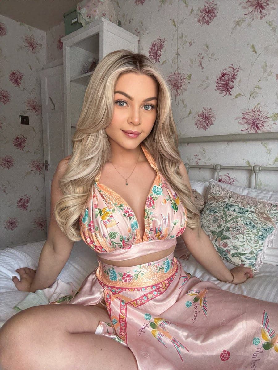 Reyna escort in Recife