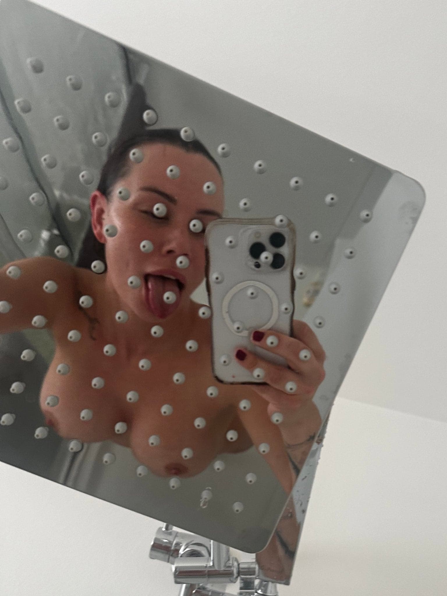 Emma mopin escort in Milano