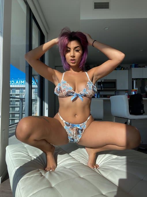 Kynderli escort in Manama