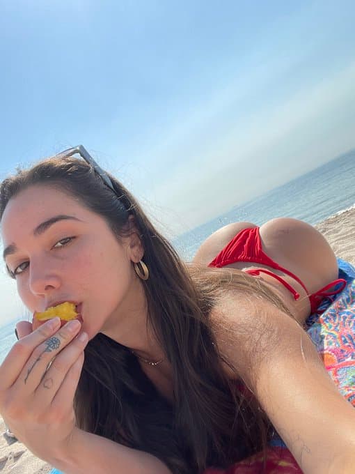 kiyana escort in Toronto