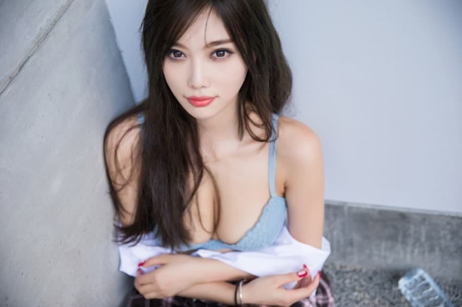 jiujiu escort in Thessaloniki
