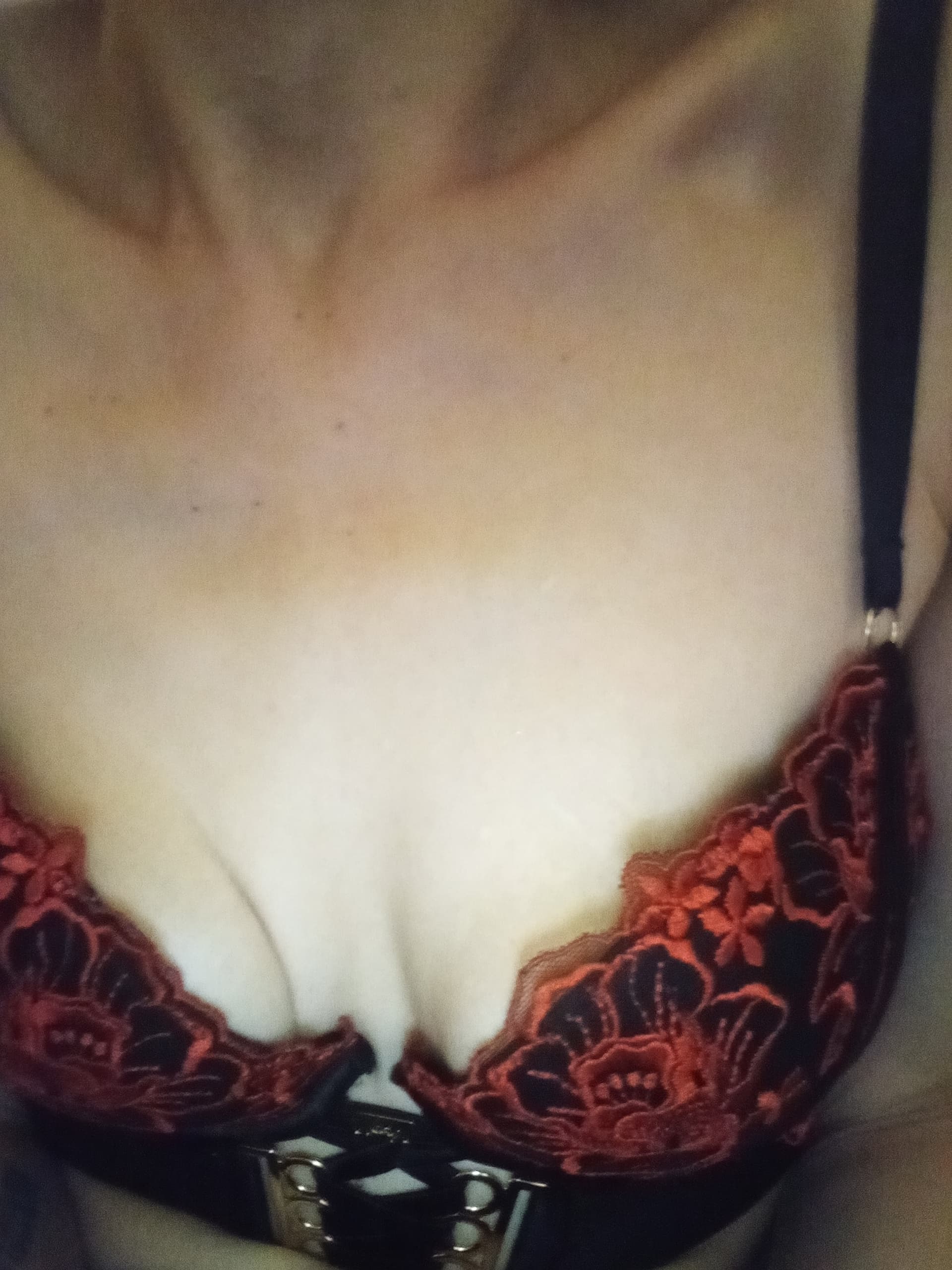 LustyLaura