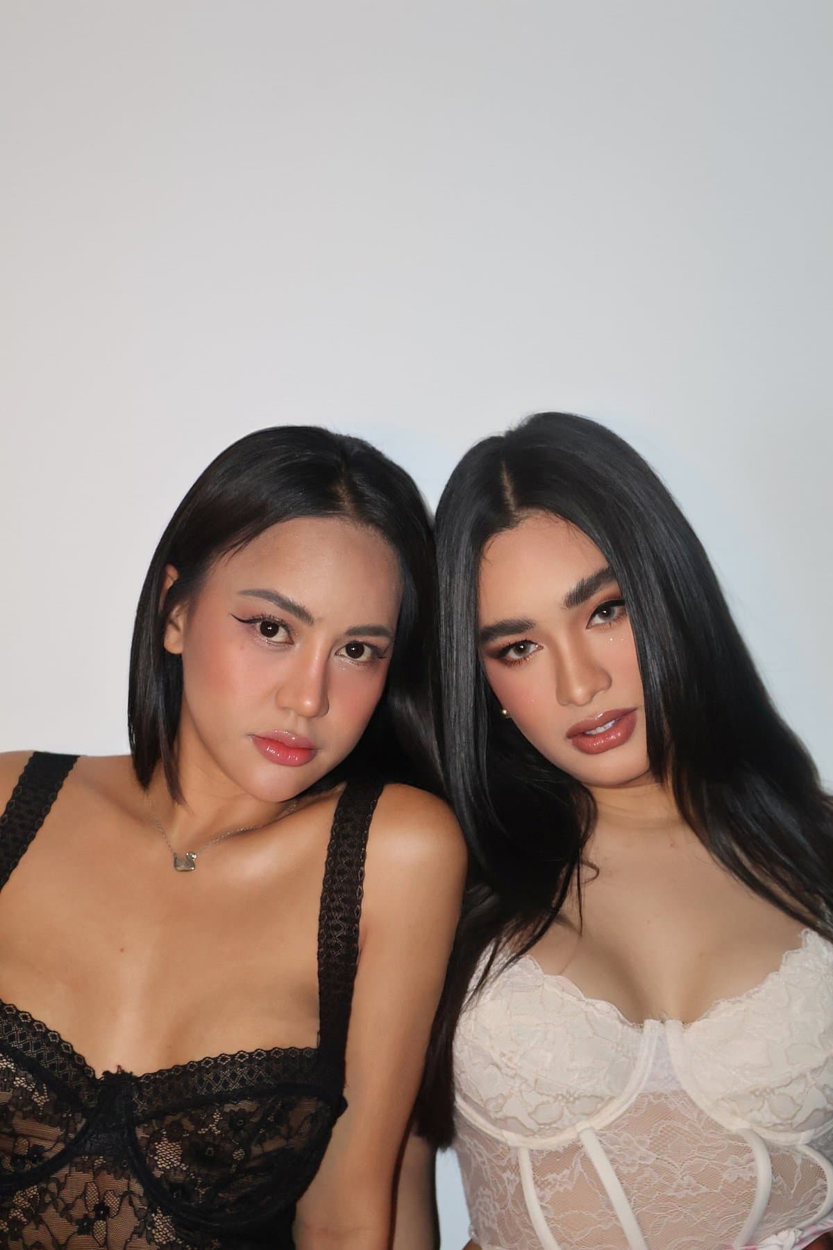 2 Pussy Is Better Than 1 1