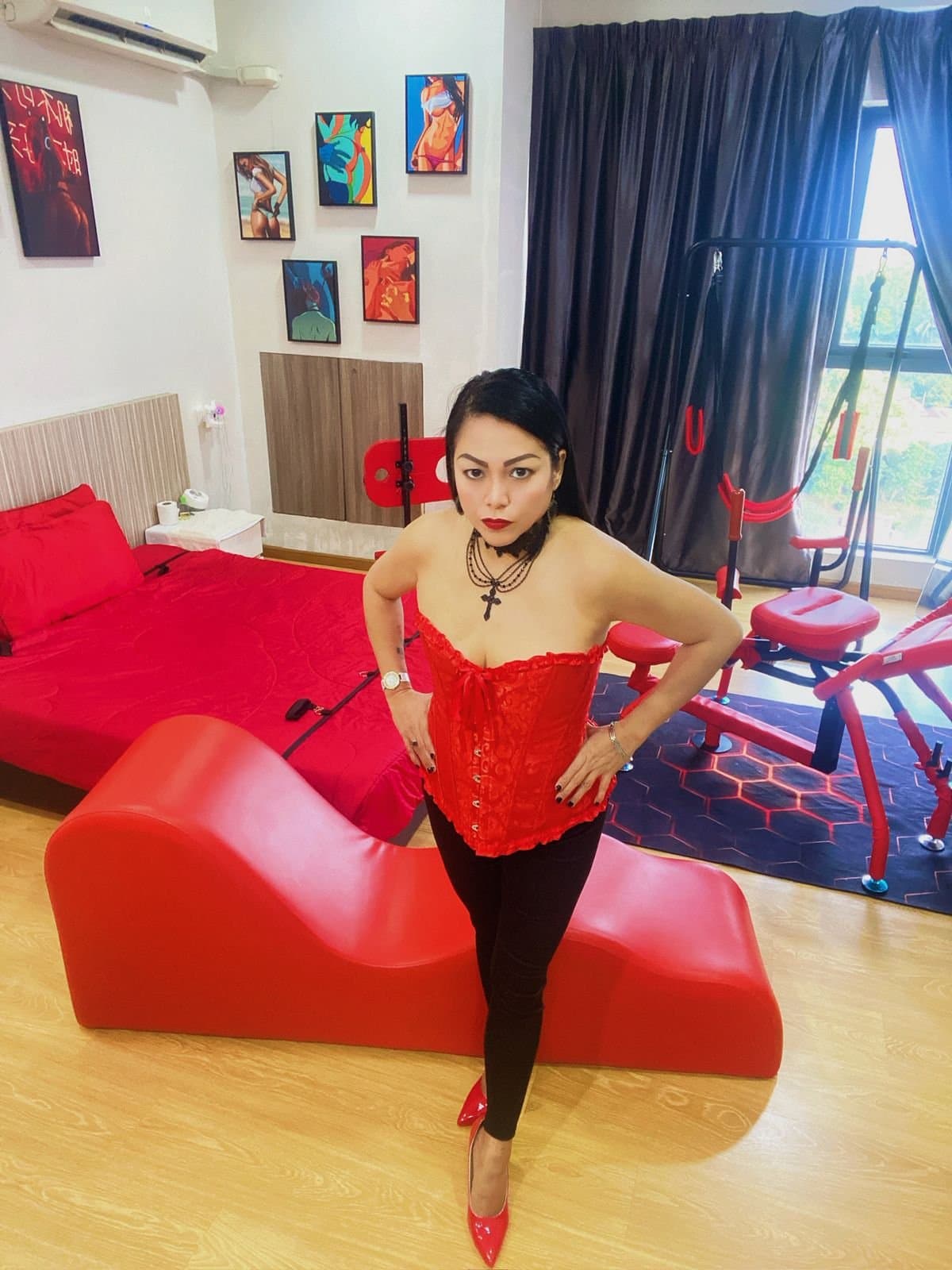 Domina Cleo,The Real ProDomme Dominatrix escort in Da Nang