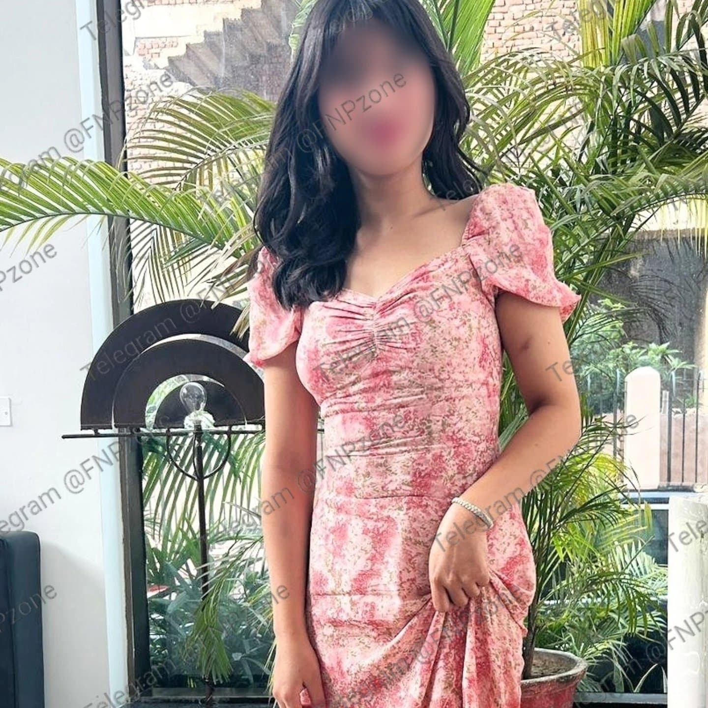 Independent Well Educated Singles near U 1