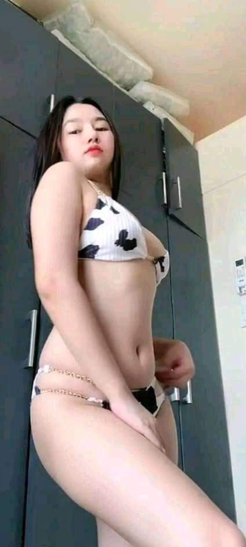 Jessica I Like Black and White Guy escort in Cebu City