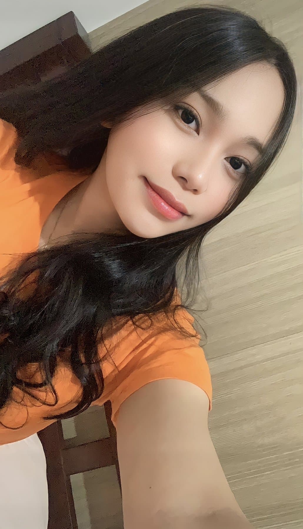 Newly Girl in Town Mina 1