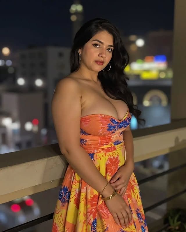 Radhika Doorstep & Incall