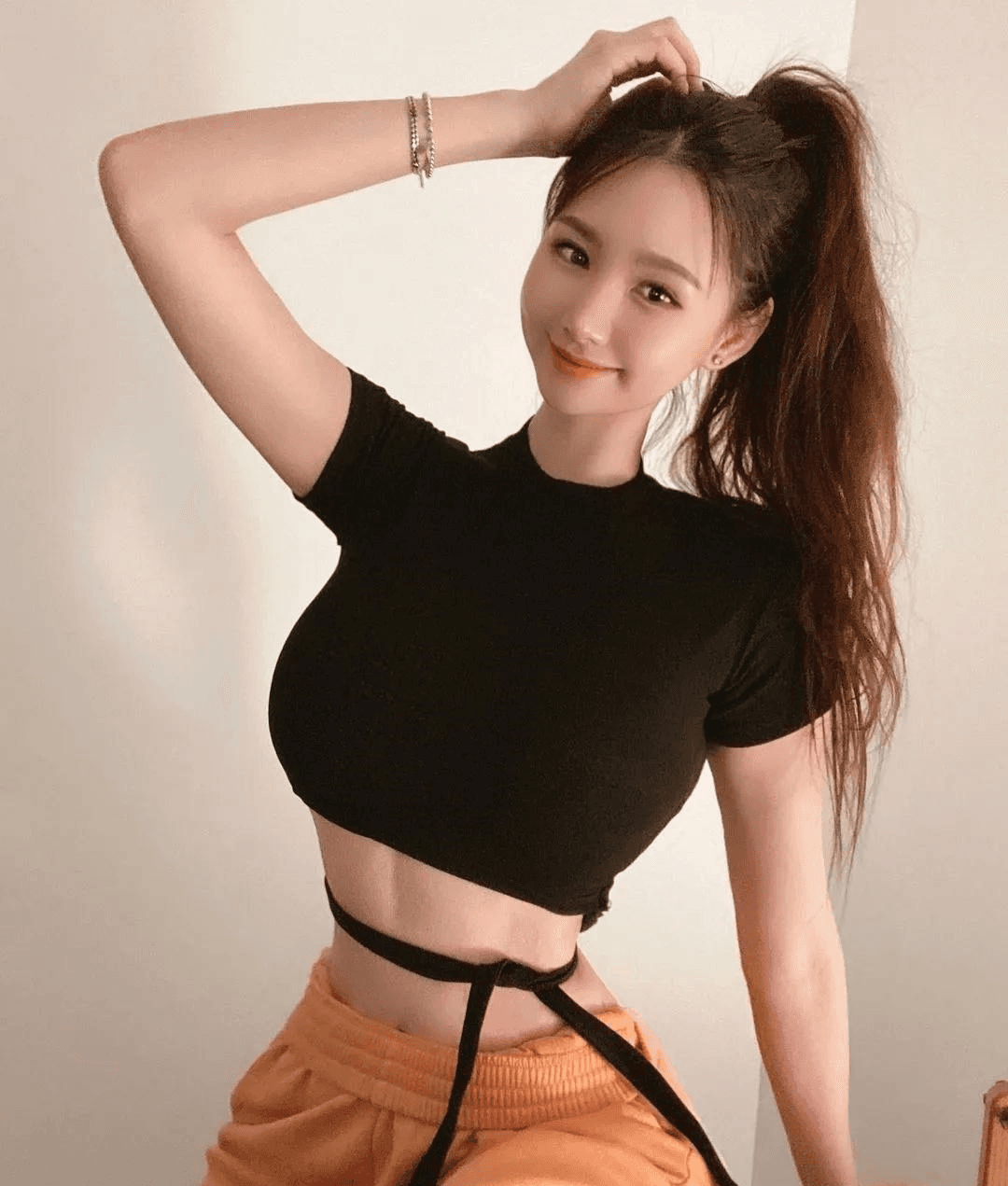 Judy escort in Shanghai
