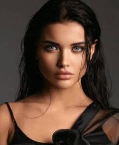 amy escort in Schiphol