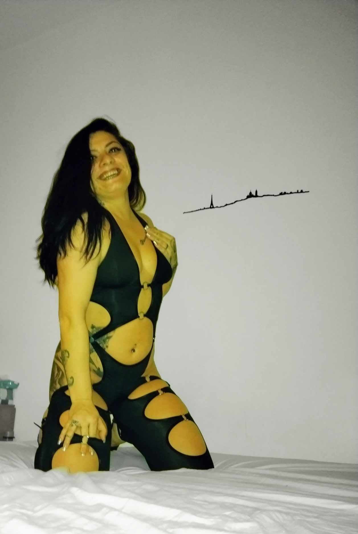 Tina Sweet escort in Paris