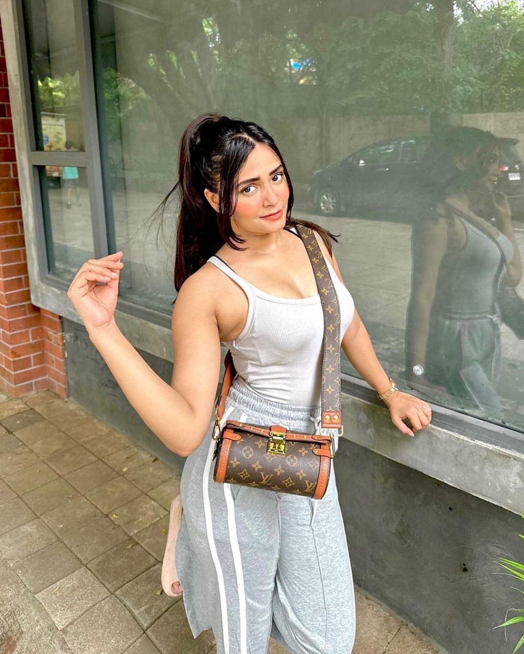 Jiya escort in Toronto