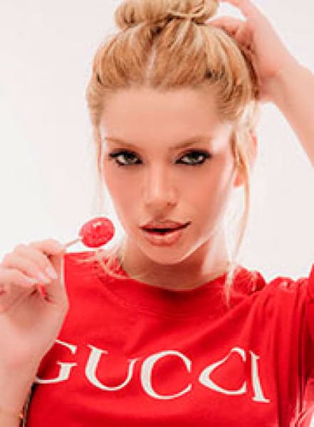 Makadi escort in London