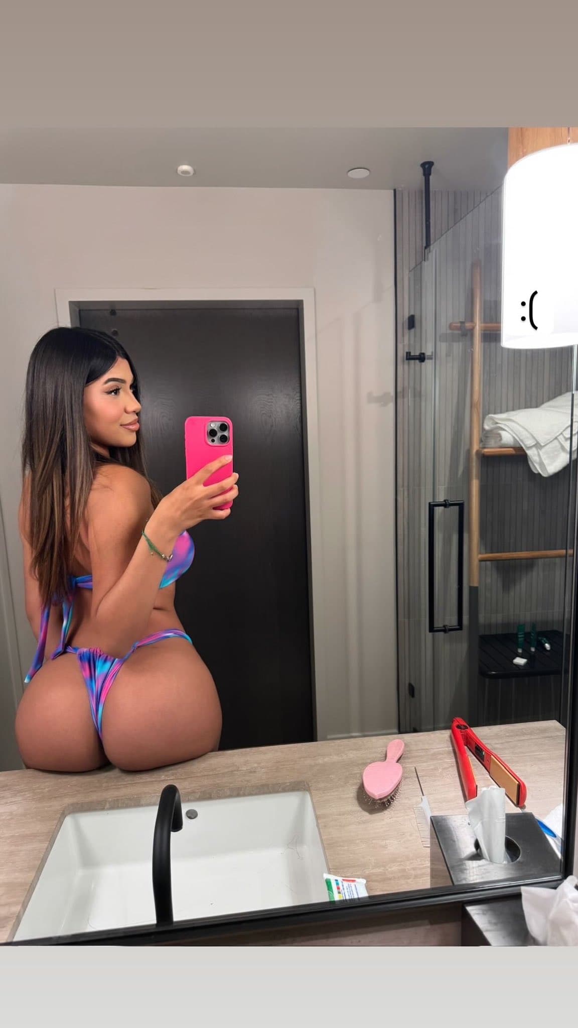 Monique 1