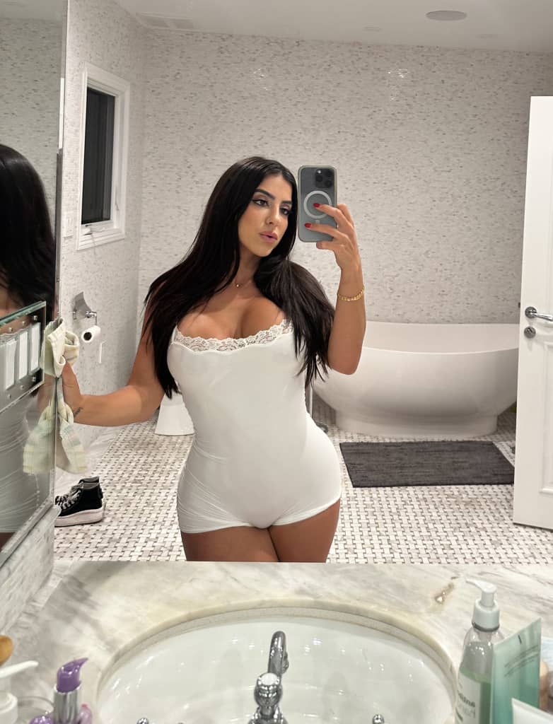 Lena escort in Brussels